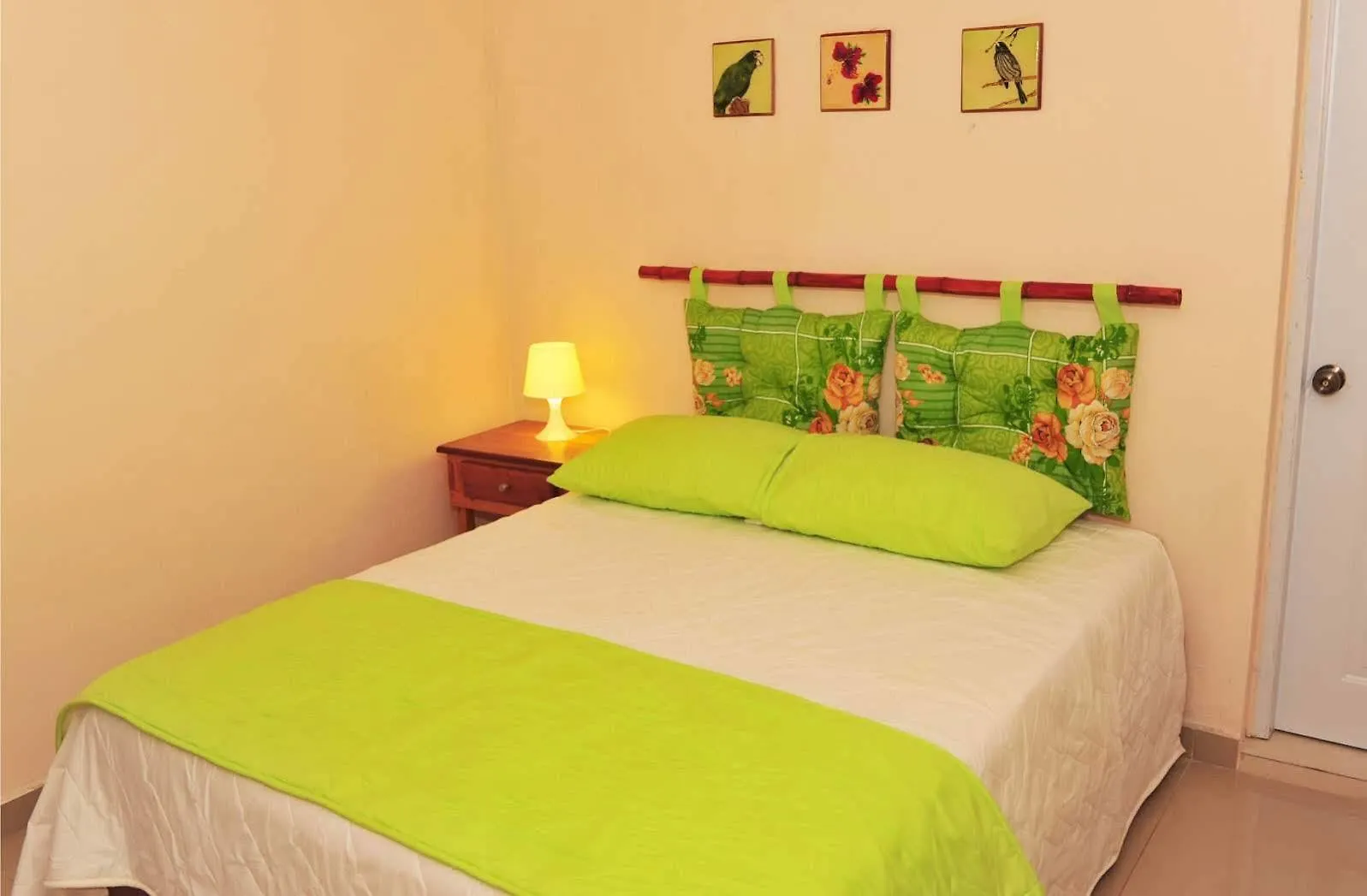 Vandrarhem Hostal Los Jensen Playa Dorada